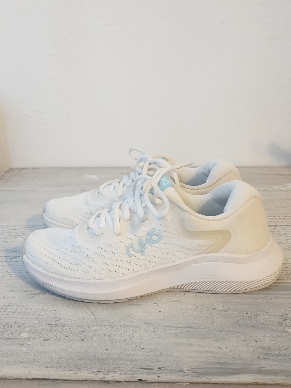 Ryka Sneakers Women's 7W White Flourish Athletic Shoes Running Gym Yoga Training